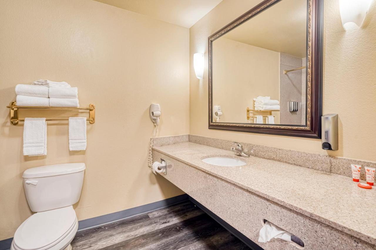 Oyo Townhouse Wichita Falls West Екстериор снимка