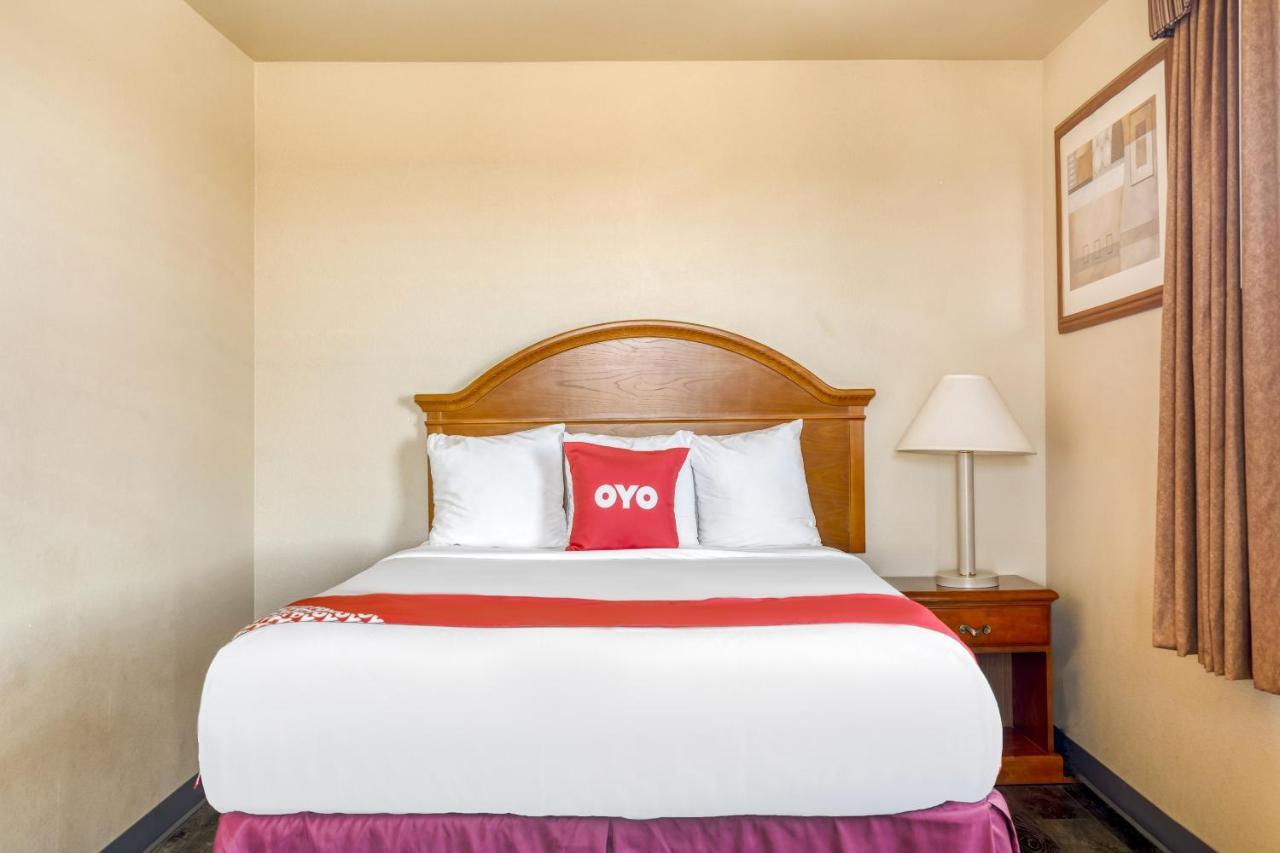 Oyo Townhouse Wichita Falls West Екстериор снимка