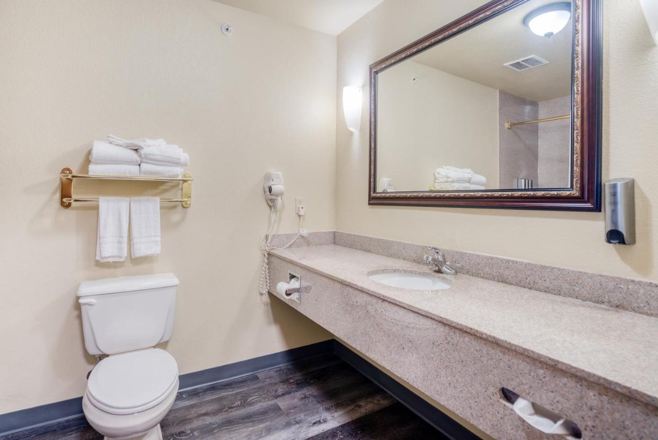 Oyo Townhouse Wichita Falls West Екстериор снимка