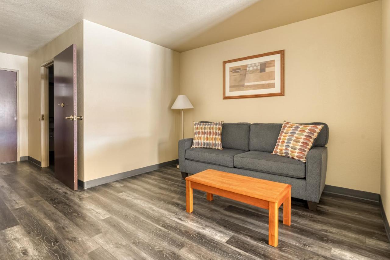 Oyo Townhouse Wichita Falls West Екстериор снимка